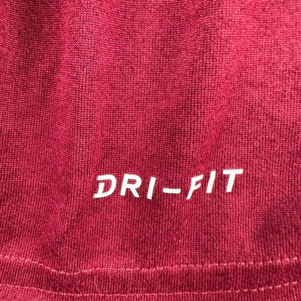 Nike T-Shirt Mens Medium Red The Nike Tee Athletic Cut Dri-Fit Graphic Swoosh